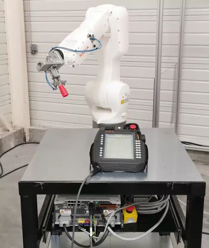 robot kuka krc5 lors d'une formation robotique crti